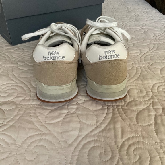 New Balance 996 Women Sneakers - Picture 4 of 5